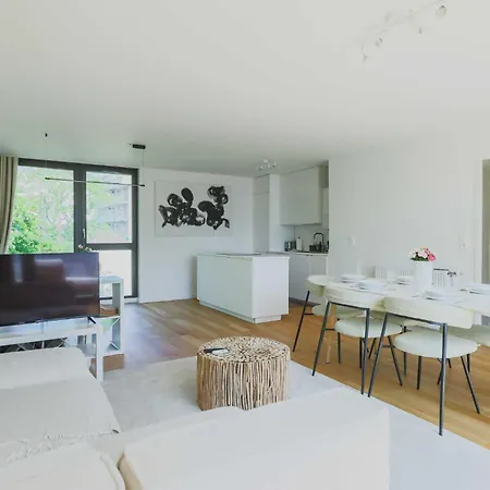Magnificent -2br-6p- Belleville Paris