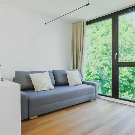 Magnificent -2br-6p- Belleville Apartment